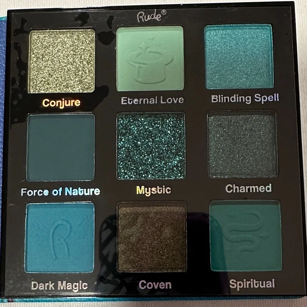 RUDE enchanting eyeshadow